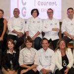 Foto de grupo de chefs participantes en la XI edición de Córdoba Califato Gourmet, entre ellos Eva Millán y Celia Jiménez, socias de Mujeres en Gastronomía